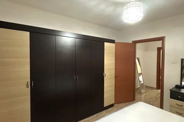 Shtepi me qera Apartament ne Tirane, 1+1, Mobilimi E mobiluar, Pagesa 550  Euro.