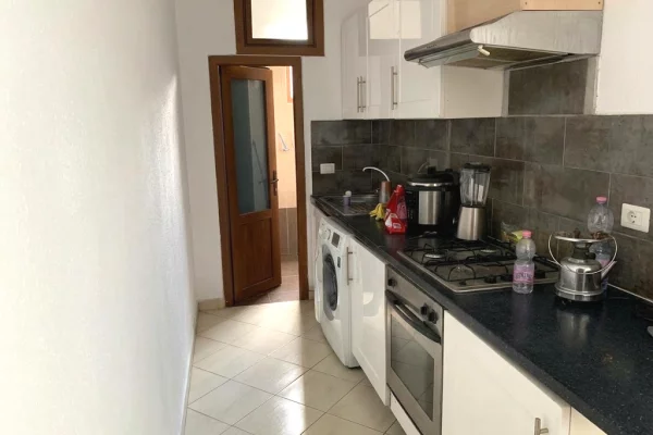 Shtepi me qera Apartament ne Tirane, 1+1, Mobilimi E mobiluar, Pagesa 350  Euro.