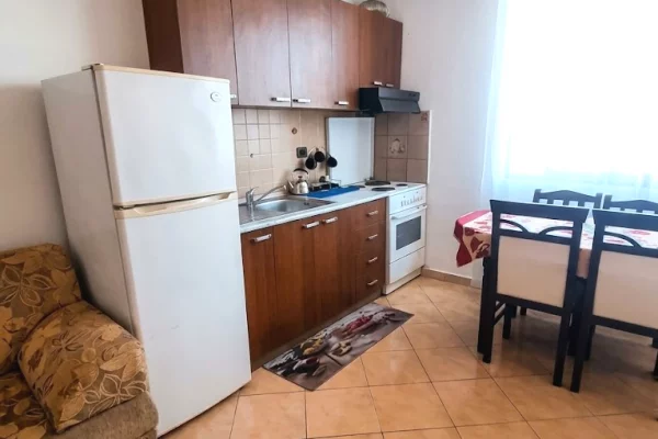 Shtepi me qera Apartament ne Tirane, 1+1, Mobilimi E mobiluar, Pagesa 500  Euro.