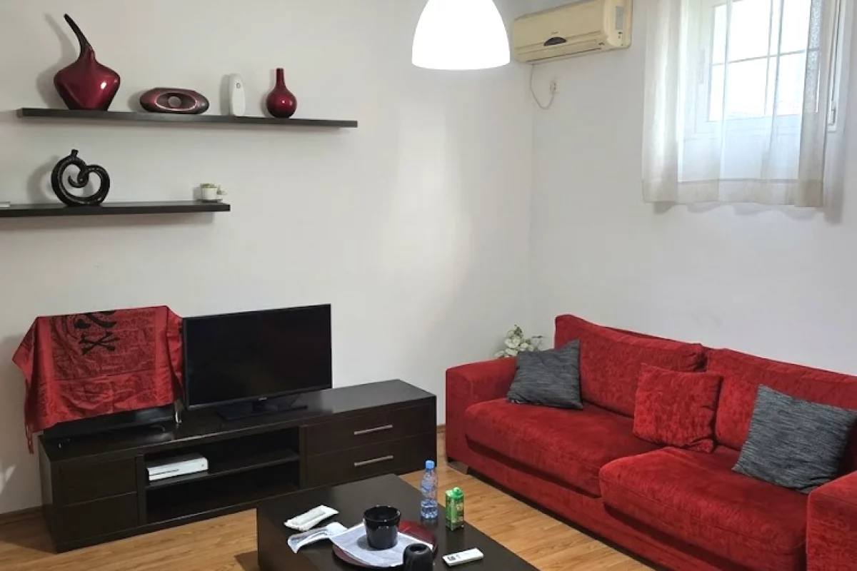 Shtepi me qera Shtepi Private ne Tirane, 2+1, Mobilimi E mobiluar, Pagesa 750  Euro.