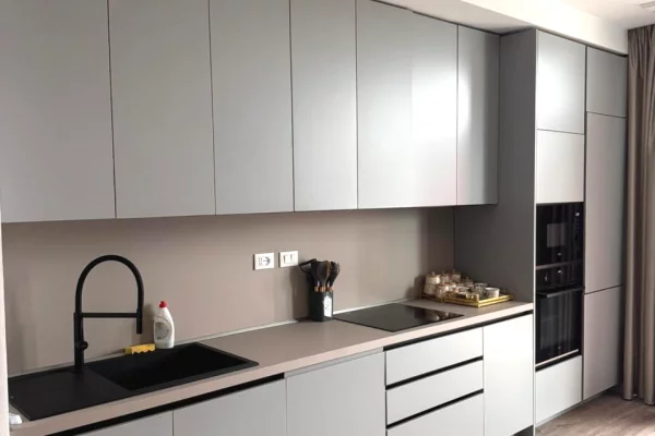 Shtepi me qera Apartament ne Tirane, 2+1, Mobilimi E mobiluar, Pagesa 170,000  Leke.