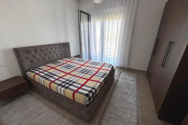 Shtepi me qera Apartament ne Tirane, 1+1, Mobilimi E mobiluar, Pagesa 450  Euro.