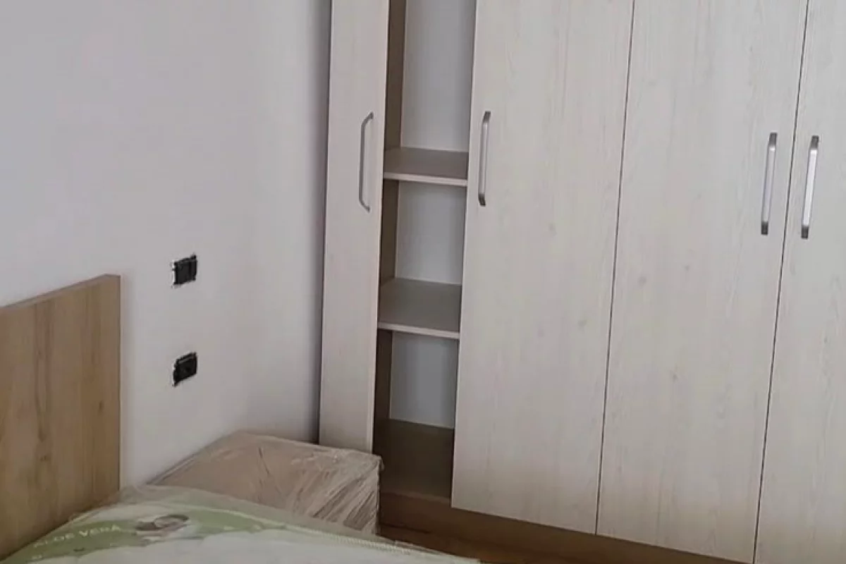 Shtepi me qera Shtepi Private ne Tirane, 1+1, Mobilimi E mobiluar, Pagesa 400  Euro.