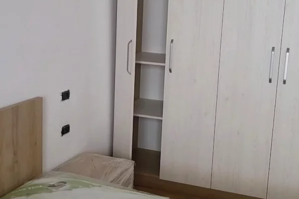 Shtëpi private 1-katëshe me qira – Pas Maternitetit të Ri !