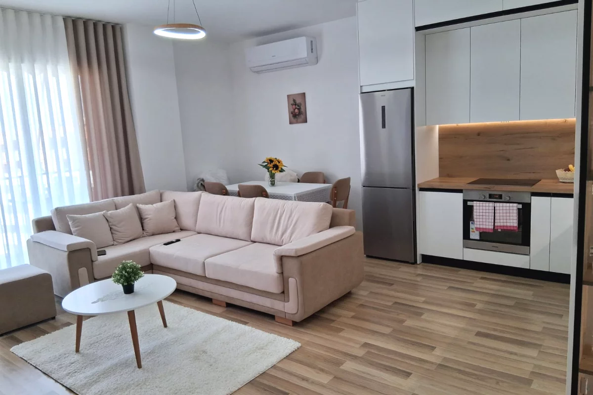 Shtepi me qera Apartament ne Tirane, 2+1, Mobilimi E mobiluar, Pagesa 550  Euro.