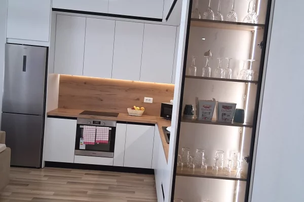 Shtepi me qera Apartament ne Tirane, 2+1, Mobilimi E mobiluar, Pagesa 550  Euro.