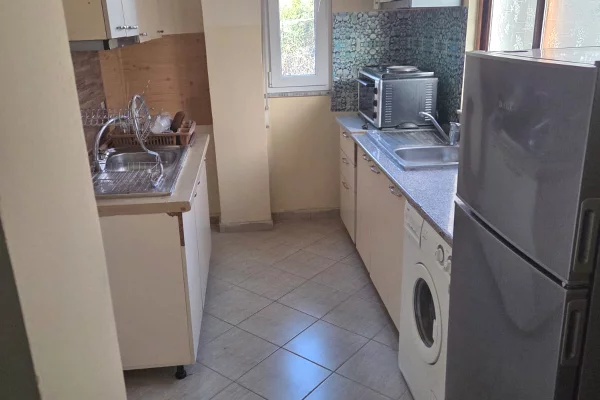 Shtepi me qera Apartament ne Tirane, 2+1, Mobilimi E mobiluar, Pagesa 500  Euro.