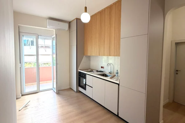 Shtepi me qera Apartament ne Tirane, 1+1, Mobilimi E mobiluar, Pagesa 700  Euro.