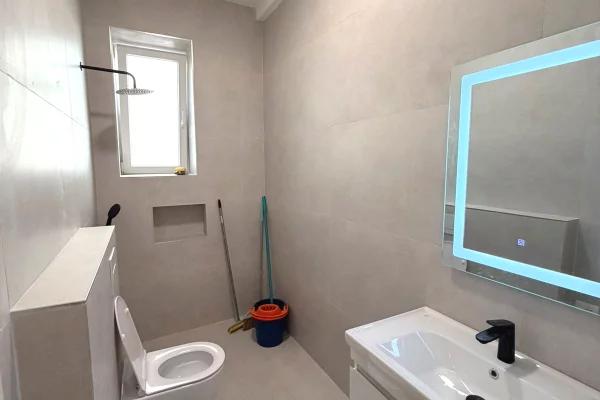 Shtepi me qera Apartament ne Tirane, 1+1, Mobilimi E mobiluar, Pagesa 700  Euro.