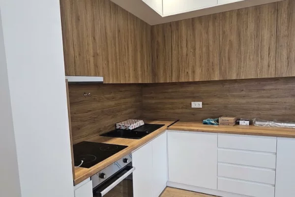 Shtepi me qera Apartament ne Tirane, 2+1, Mobilimi E mobiluar, Pagesa 1,000  Euro.
