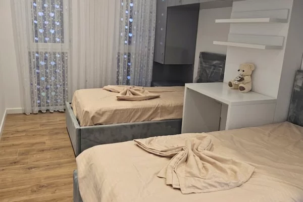 Shtepi me qera Apartament ne Tirane, 2+1, Mobilimi E mobiluar, Pagesa 1,000  Euro.