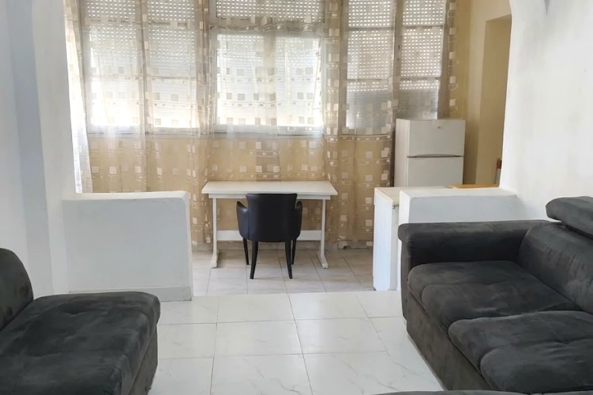 Shtepi me qera Apartament ne Tirane, 2+1, Mobilimi E mobiluar, Pagesa 450  Euro.