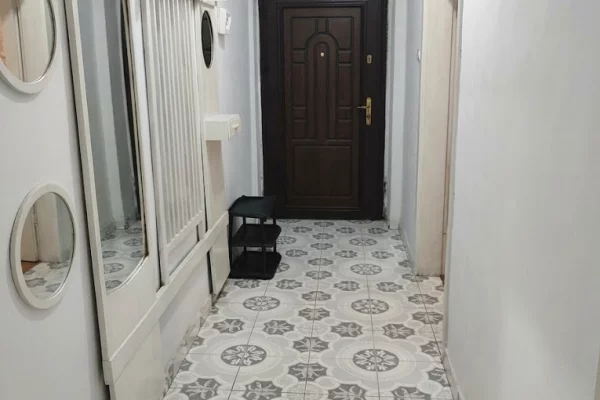 Shtepi me qera Apartament ne Tirane, 2+1, Mobilimi E mobiluar, Pagesa 450  Euro.