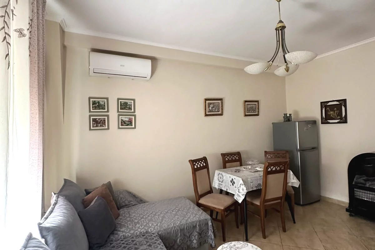 Shtepi me qera Apartament ne Tirane, 1+1, Mobilimi E mobiluar, Pagesa 500  Euro.