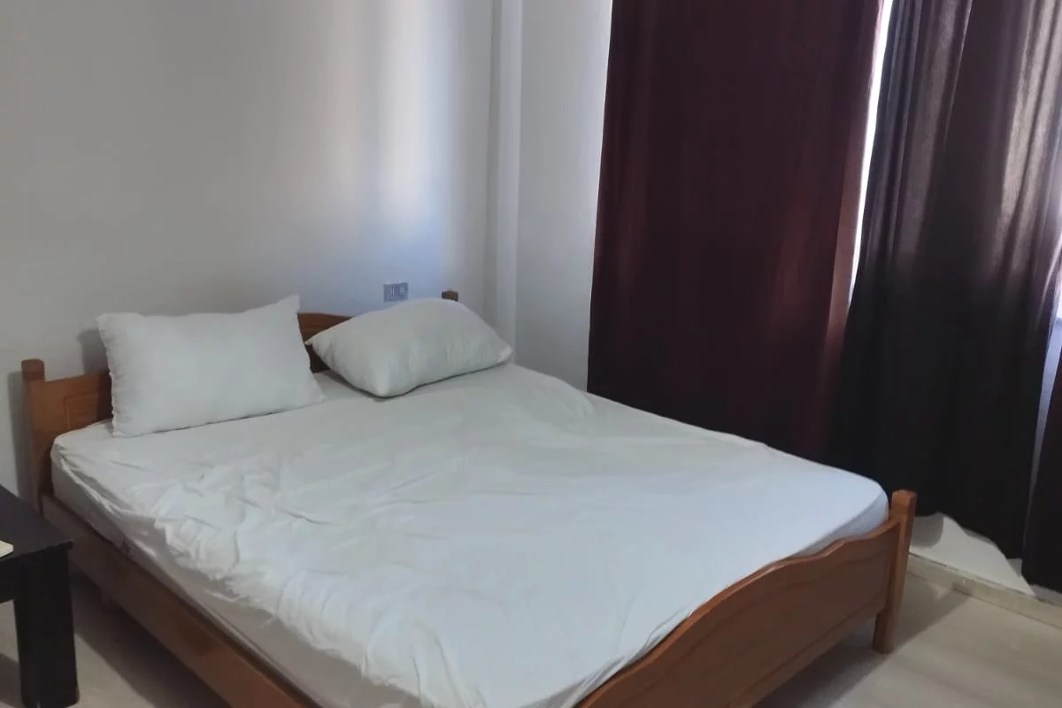 Shtepi me qera Apartament ne Tirane, 1+1, Mobilimi E mobiluar, Pagesa 500  Euro.