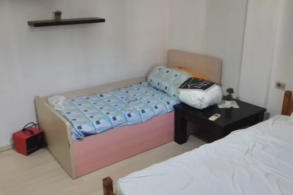 Shtepi me qera Apartament ne Tirane, 1+1, Mobilimi E mobiluar, Pagesa 500  Euro.
