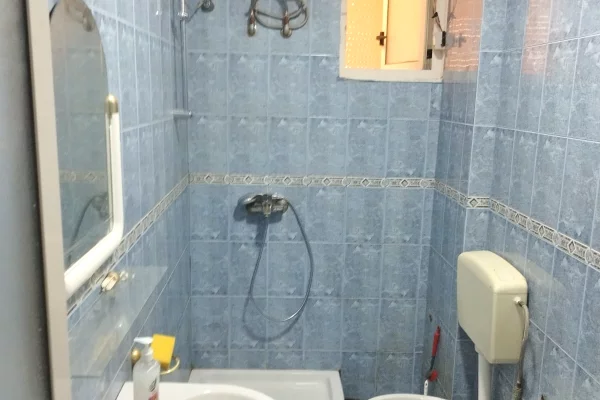 Shtepi me qera Apartament ne Tirane, 1+1, Mobilimi E mobiluar, Pagesa 500  Euro.