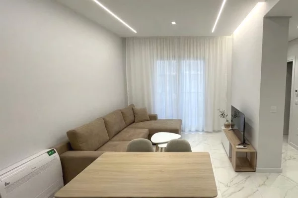 Shtepi me qera 2+1 ne Tirane - 600 Euro