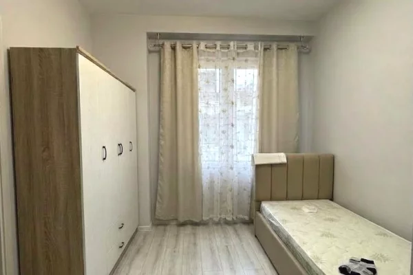 Shtepi me qera Apartament ne Tirane, 2+1, Mobilimi E mobiluar, Pagesa 600  Euro.