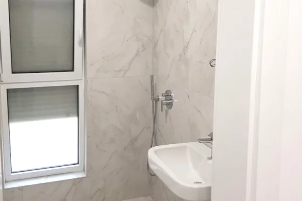 Shtepi me qera Apartament ne Tirane, 1+1, Mobilimi E mobiluar, Pagesa 450  Euro.