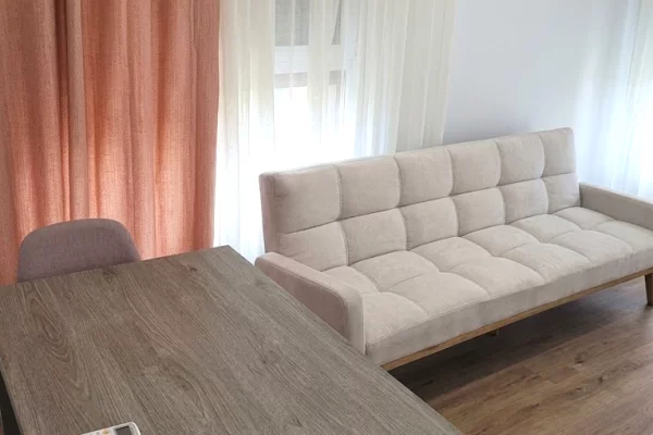 Shtepi me qera Apartament ne Tirane, 1+1, Mobilimi E mobiluar, Pagesa 450  Euro.