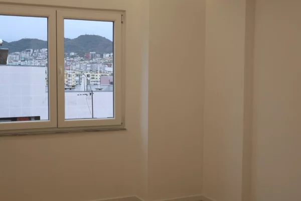 Shtepi ne shitje Apartament ne Tirane, 2+1, Mobilimi Bosh, pa mobiluar, Pagesa 259,000  Euro.