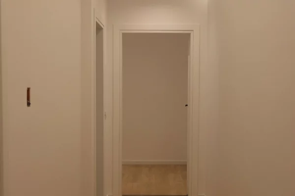 Shtepi ne shitje Apartament ne Tirane, 2+1, Mobilimi Bosh, pa mobiluar, Pagesa 259,000  Euro.