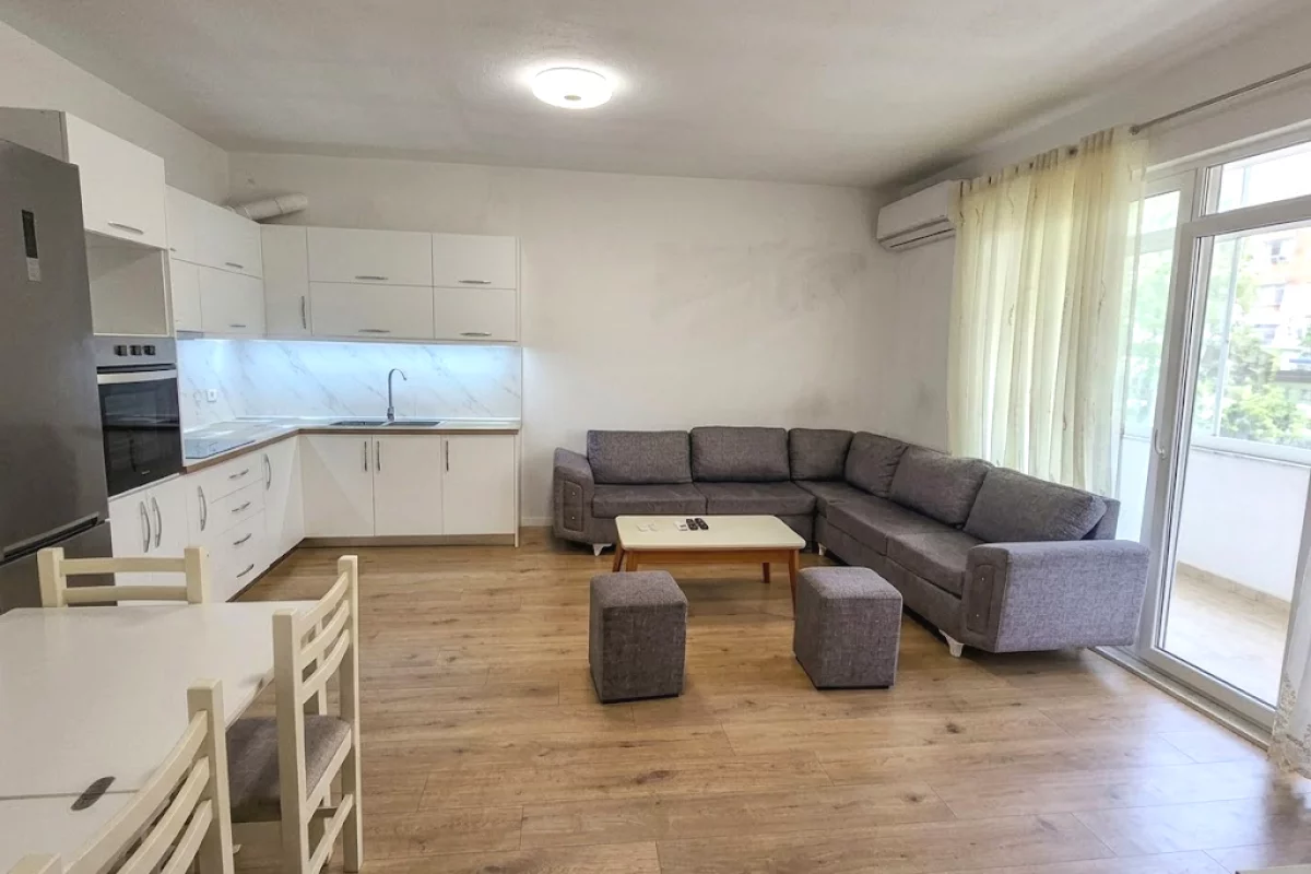 Shtepi me qera Apartament ne Tirane, 2+1, Mobilimi E mobiluar, Pagesa 550  Euro.