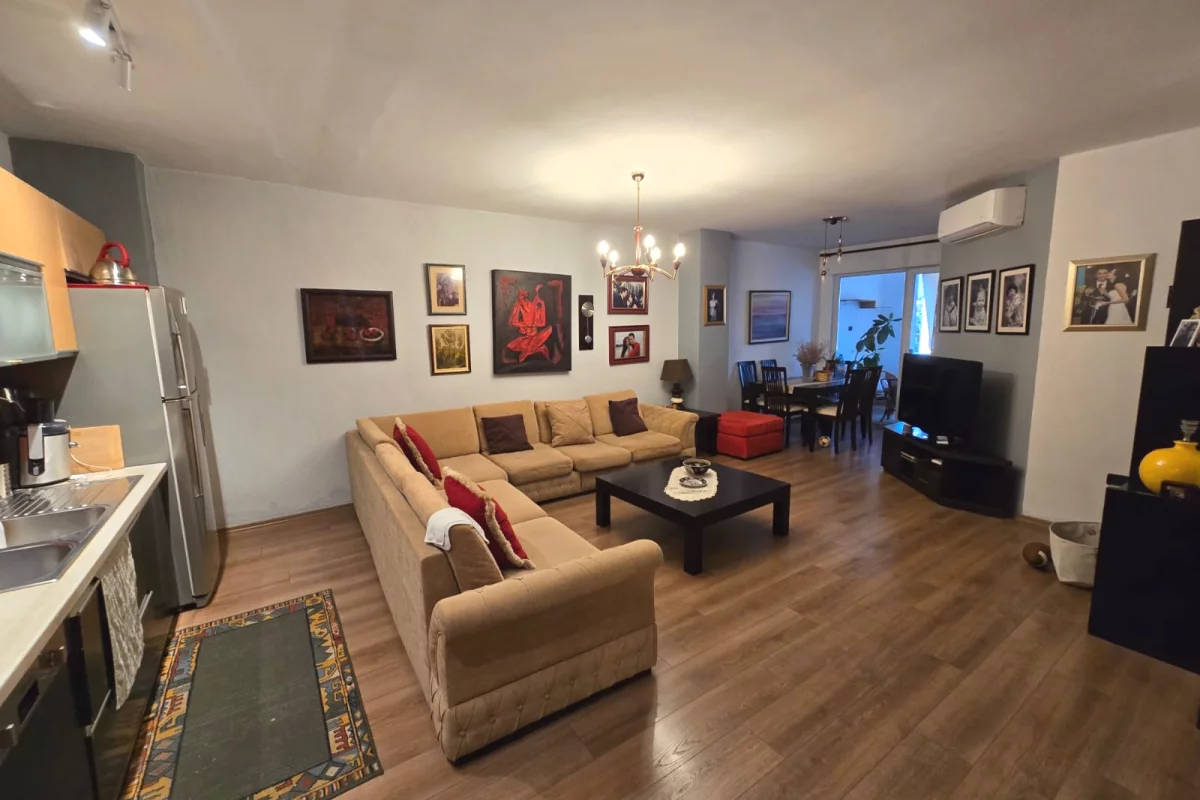Shtepi me qera Apartament ne Tirane, 1+1, Mobilimi E mobiluar, Pagesa 650  Euro.