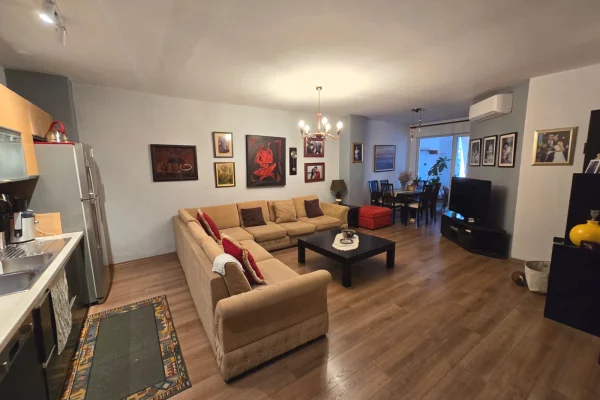 Shtepi me qera 1+1 ne Tirane - 650 Euro