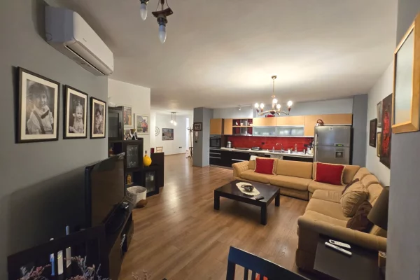 Shtepi me qera Apartament ne Tirane, 1+1, Mobilimi E mobiluar, Pagesa 650  Euro.
