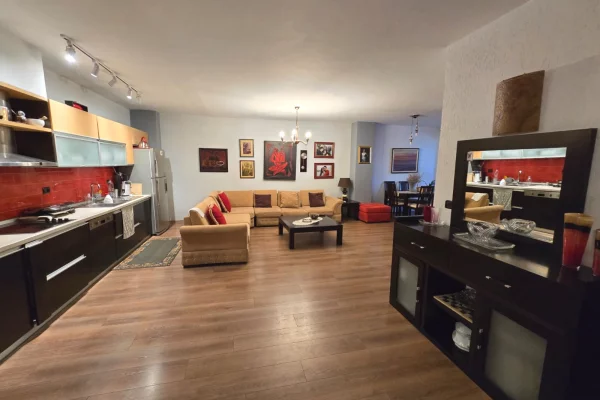 Shtepi me qera Apartament ne Tirane, 1+1, Mobilimi E mobiluar, Pagesa 650  Euro.