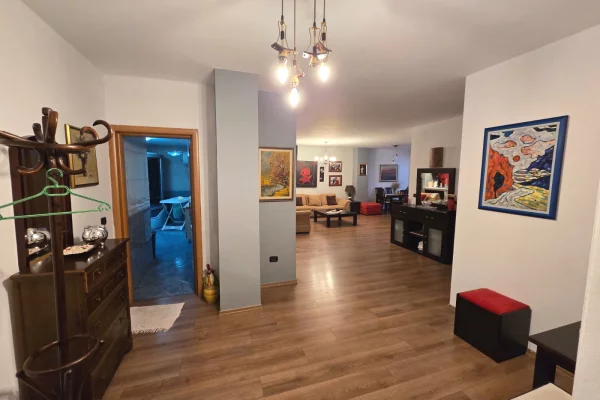 Shtepi me qera Apartament ne Tirane, 1+1, Mobilimi E mobiluar, Pagesa 650  Euro.