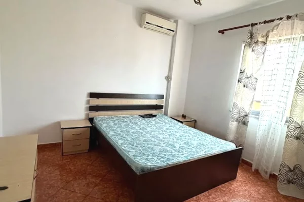 Shtepi me qera Apartament ne Tirane, 2+1, Mobilimi E mobiluar, Pagesa 400  Euro.