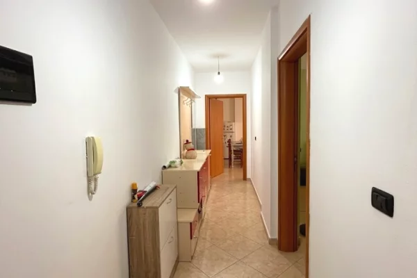 Shtepi me qera Apartament ne Tirane, 1+1, Mobilimi E mobiluar, Pagesa 40,000  Leke.