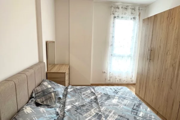 Shtepi me qera Apartament ne Tirane, 2+1, Mobilimi E mobiluar, Pagesa 600  Euro.