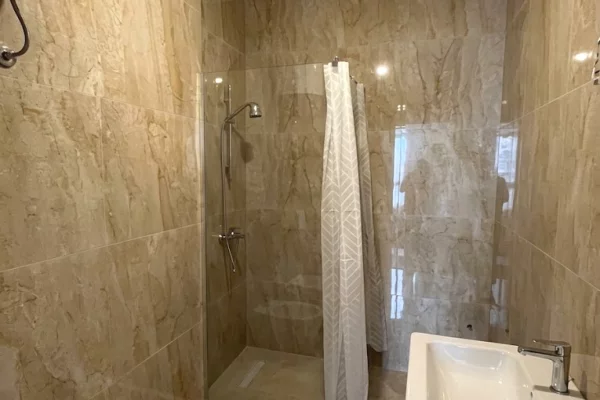 Shtepi me qera Apartament ne Tirane, 2+1, Mobilimi E mobiluar, Pagesa 600  Euro.