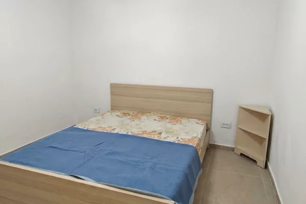 Shtepi me qera Apartament ne Tirane, 3+1, Mobilimi E mobiluar, Pagesa 45,000  Leke.