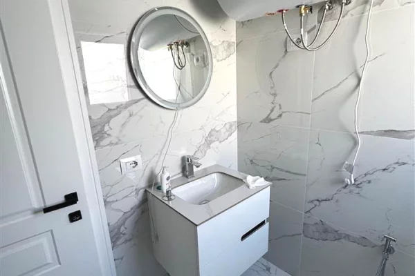Shtepi me qera Apartament ne Tirane, 1+1, Mobilimi E mobiluar, Pagesa 650  Euro.