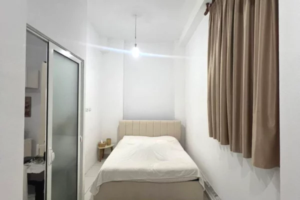 Shtepi me qera Apartament ne Tirane, 1+1, Mobilimi E mobiluar, Pagesa 400  Euro.