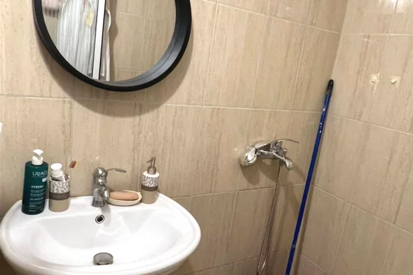 Shtepi me qera Apartament ne Tirane, 1+1, Mobilimi E mobiluar, Pagesa 400  Euro.