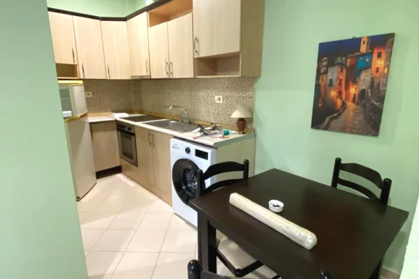 Shtepi me qera Apartament ne Tirane, 1+1, Mobilimi E mobiluar, Pagesa 400  Euro.