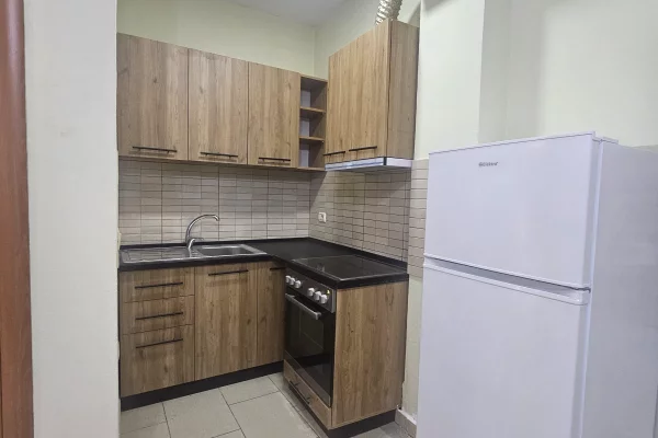 Shtepi me qera Apartament ne Tirane, 2+1, Mobilimi E mobiluar, Pagesa 400  Euro.