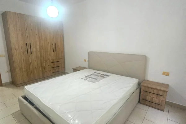 Shtepi me qera Apartament ne Tirane, 2+1, Mobilimi E mobiluar, Pagesa 400  Euro.