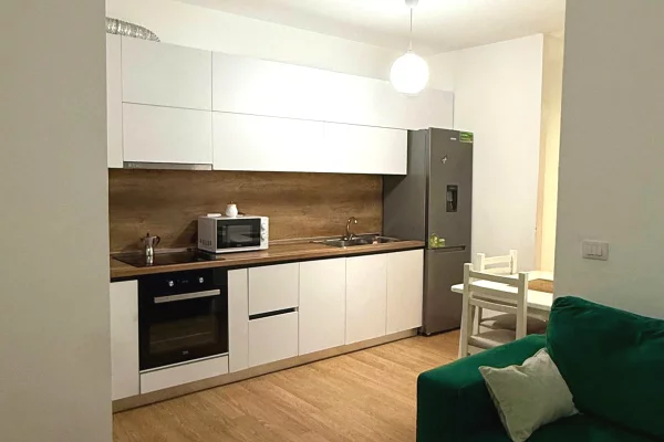 Shtepi me qera Apartament ne Tirane, 2+1, Mobilimi E mobiluar, Pagesa 800  Euro.