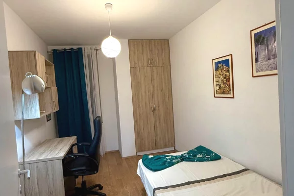 Shtepi me qera Apartament ne Tirane, 2+1, Mobilimi E mobiluar, Pagesa 800  Euro.