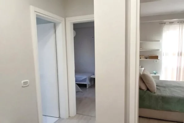 Shtepi me qera Apartament ne Tirane, 2+1, Mobilimi E mobiluar, Pagesa 650  Euro.