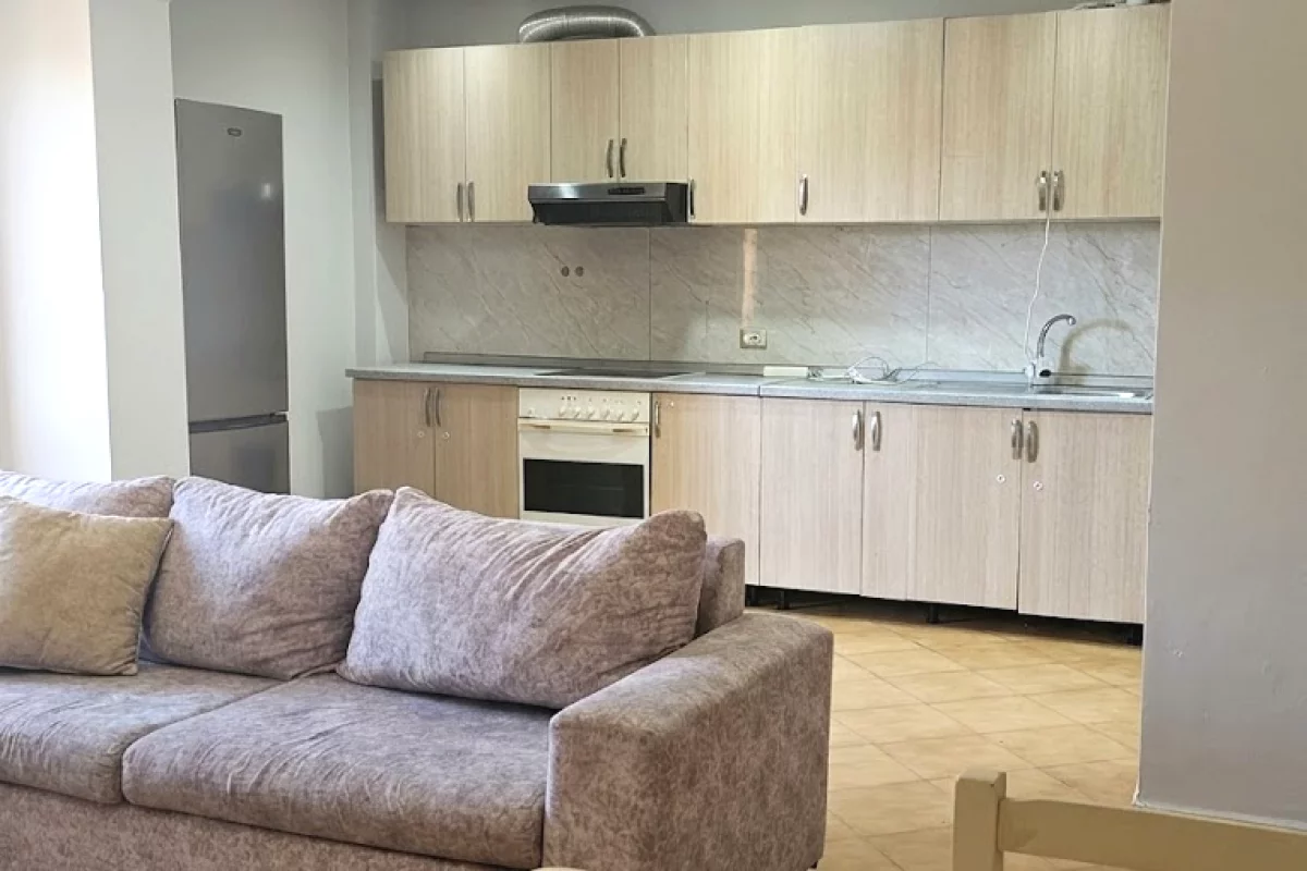 Shtepi me qera Apartament ne Tirane, 2+1, Mobilimi E mobiluar, Pagesa 470  Euro.