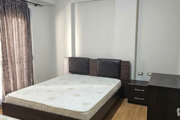 Shtepi me qera Apartament ne Tirane, 2+1, Mobilimi E mobiluar, Pagesa 470  Euro.