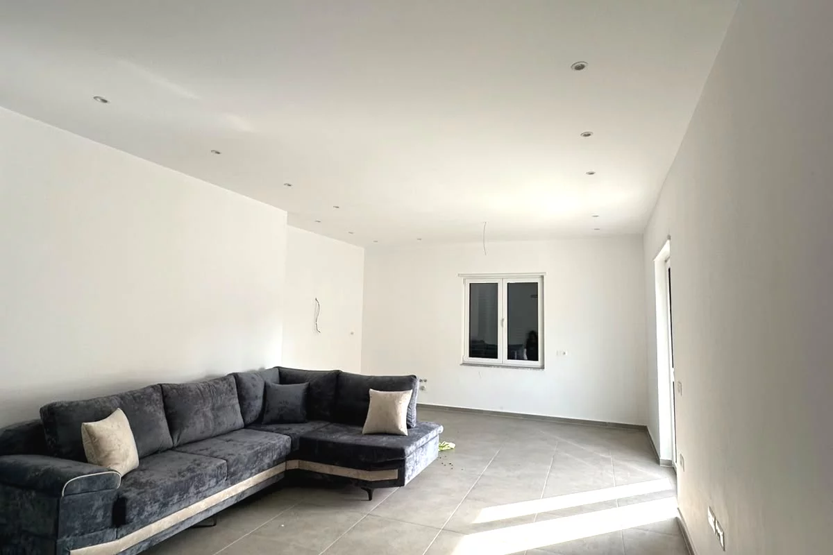 Shtepi me qera Apartament ne Tirane, 2+1, Mobilimi E mobiluar, Pagesa 550  Euro.